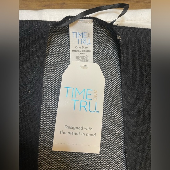 NWT Time & Tru size OS black and white ruana - Picture 5 of 6